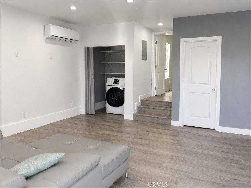 14673 Clymer St - Photo 3 of 6