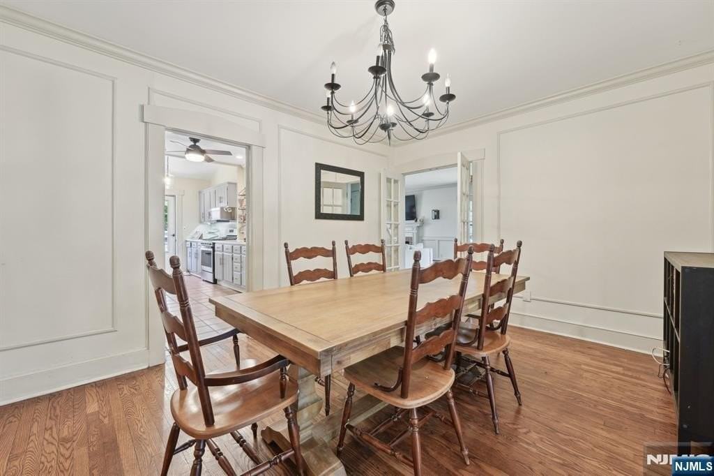 211 Pinelynn Rd - Photo 3 of 22
