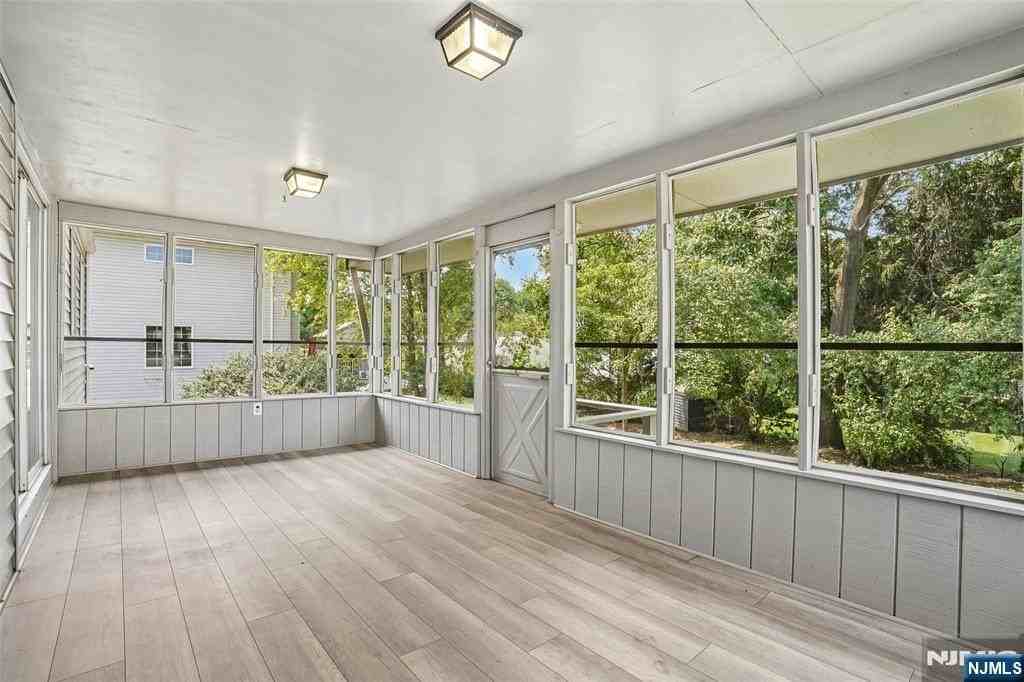 287 Buttonwood Dr - Photo 7 of 21