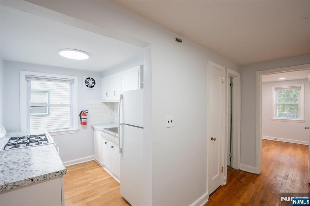18 E 7th St #1 - Photo 6 of 15