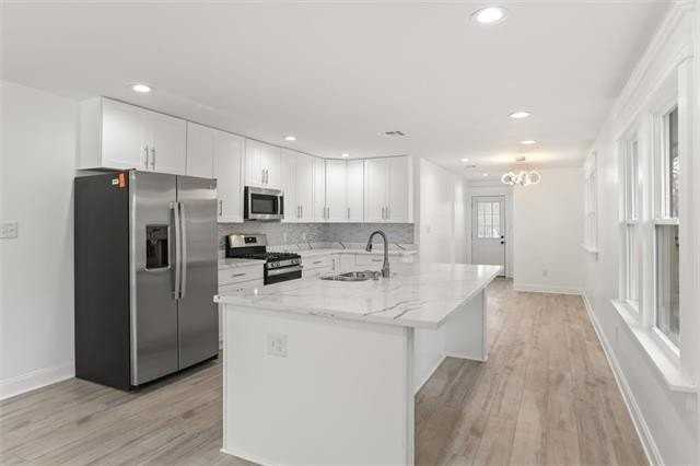 1310 Mazant St - Photo 6 of 15