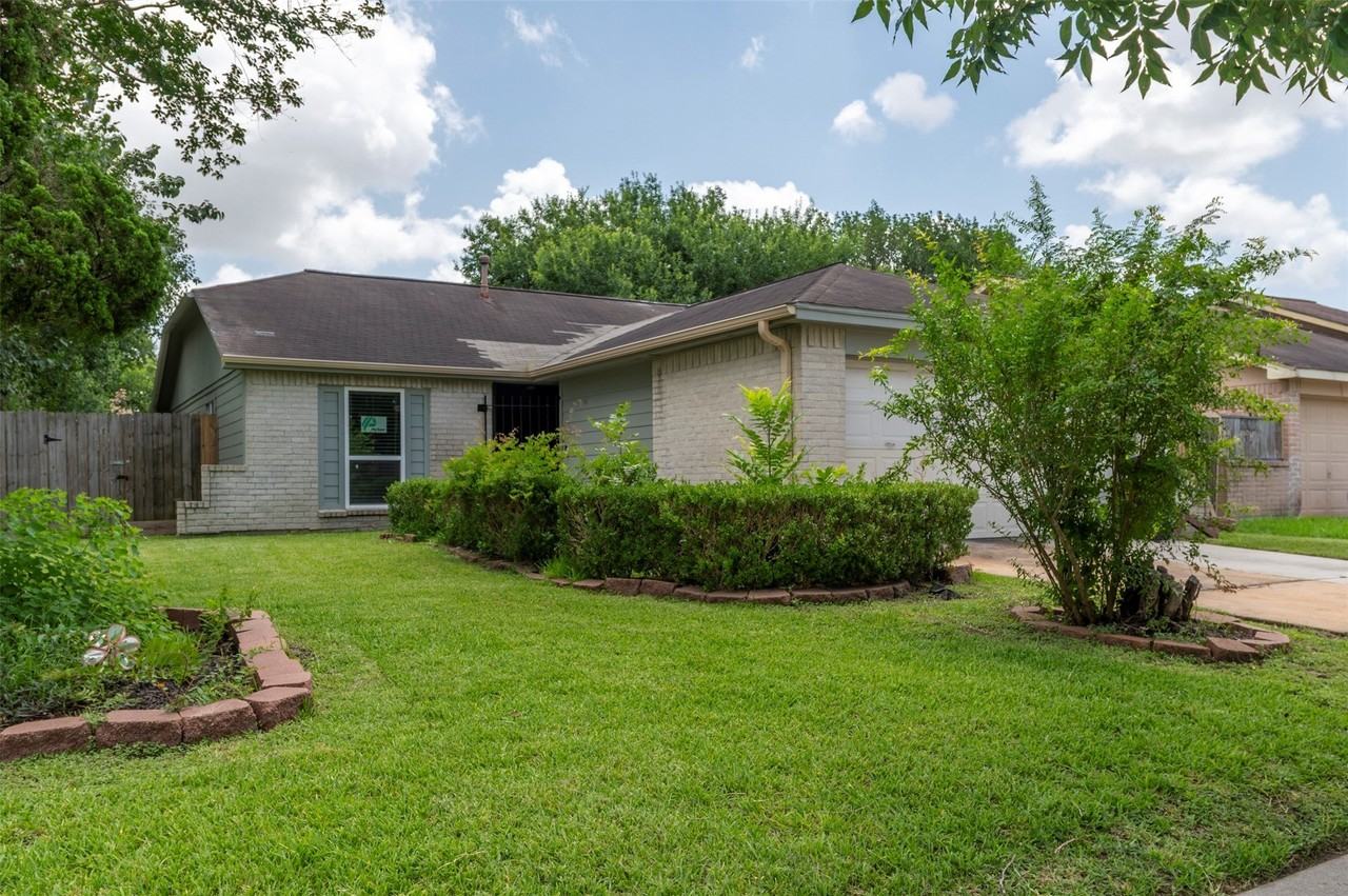 10703 Highland Woods Dr