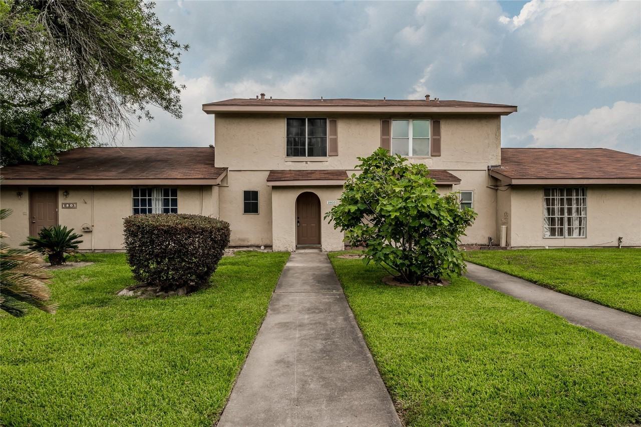 1803 Country Village Blvd