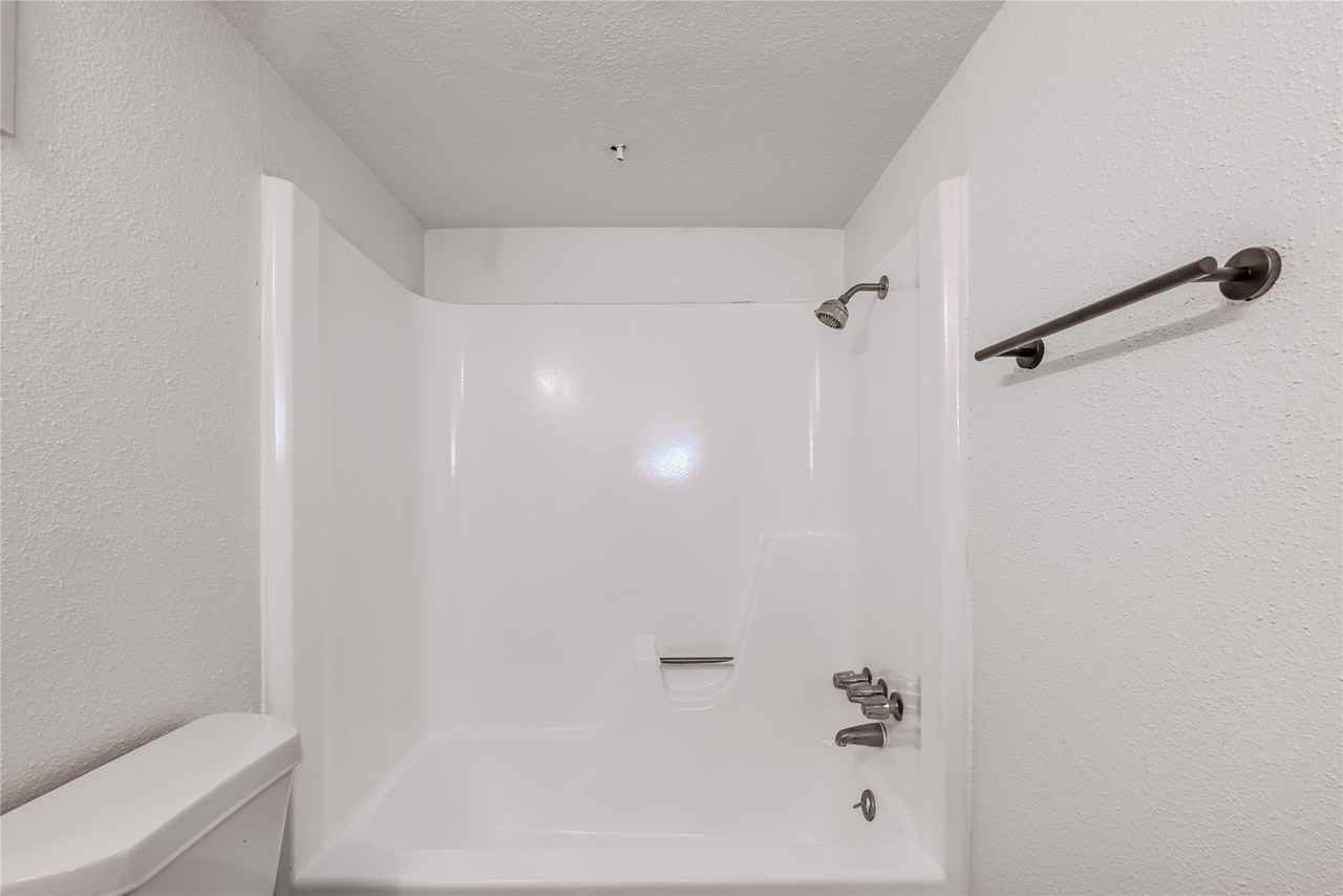 1803 Country Village Blvd - Photo 6 of 37