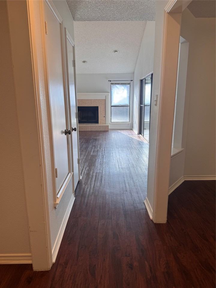 3304 Scarlet Oak Ct - Photo 4 of 39
