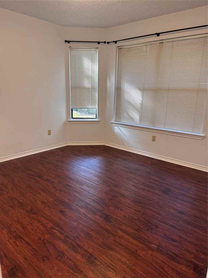 3304 Scarlet Oak Ct - Photo 5 of 39