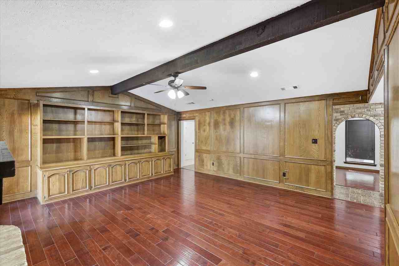 114 Stone Canyon Dr - Photo 5 of 34