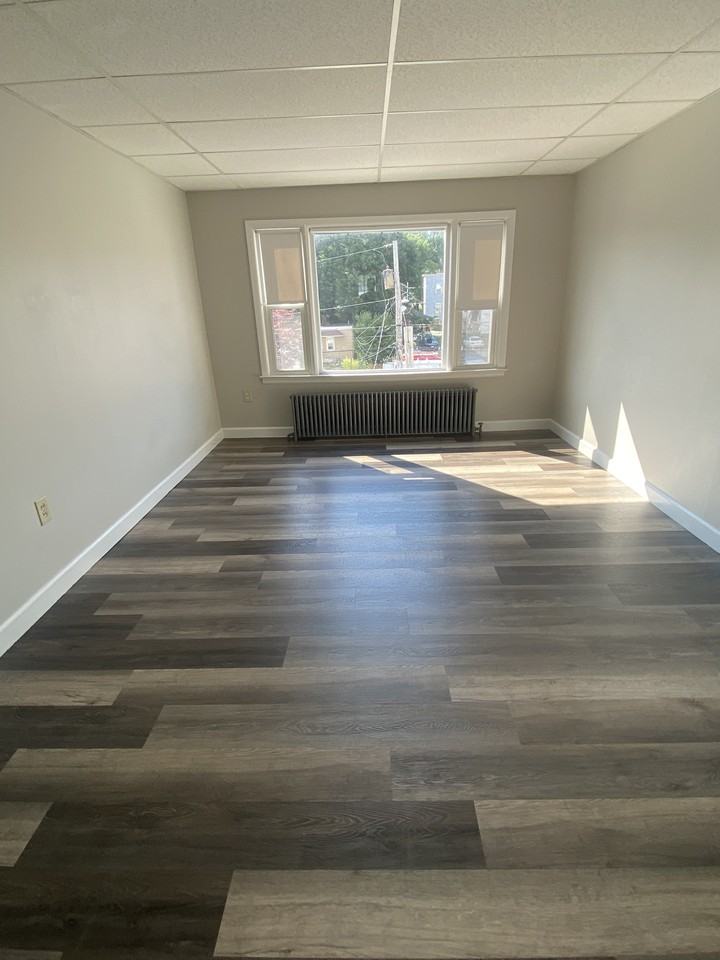 139 Webber Ave - Photo 4 of 11