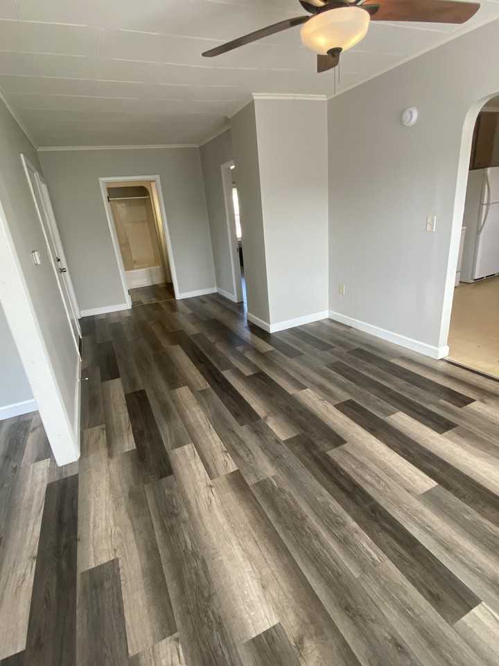 139 Webber Ave - Photo 6 of 11