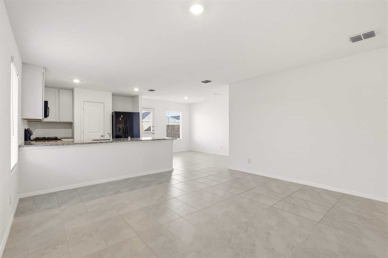 1714 High Perch Ln - Photo 4 of 18