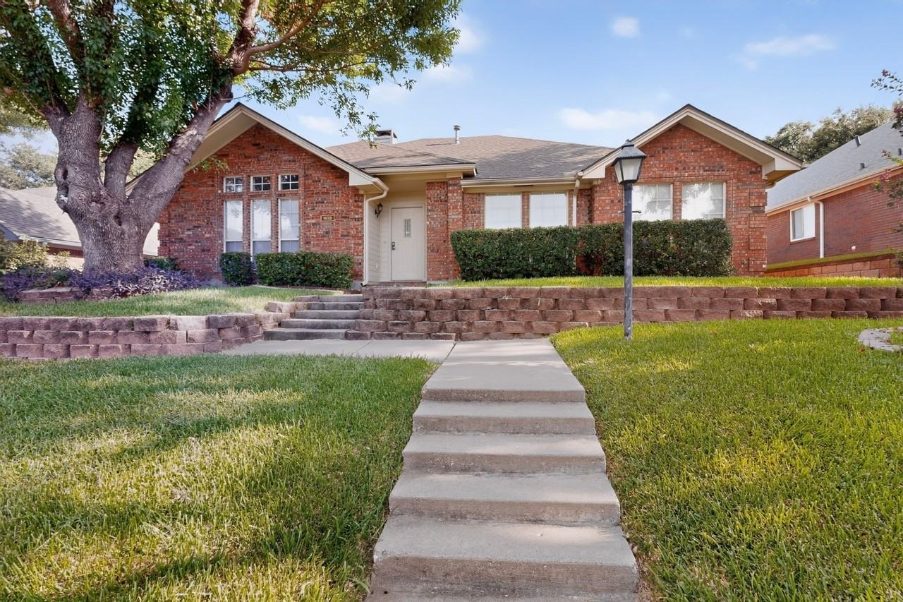1426 Mapleview Dr