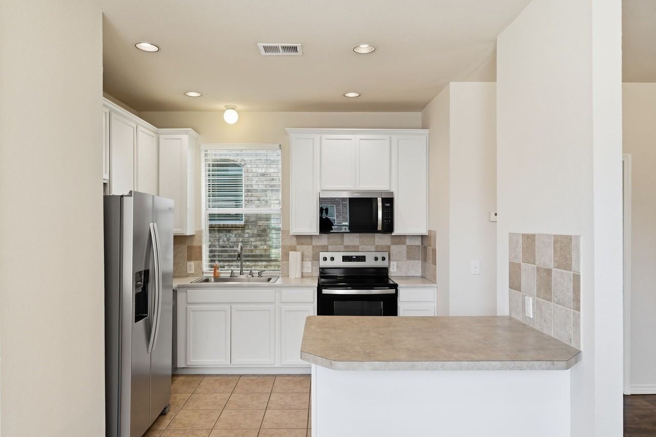 7449 Danbridge Ln - Photo 6 of 17