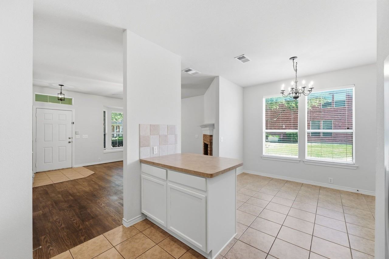 7449 Danbridge Ln - Photo 7 of 17