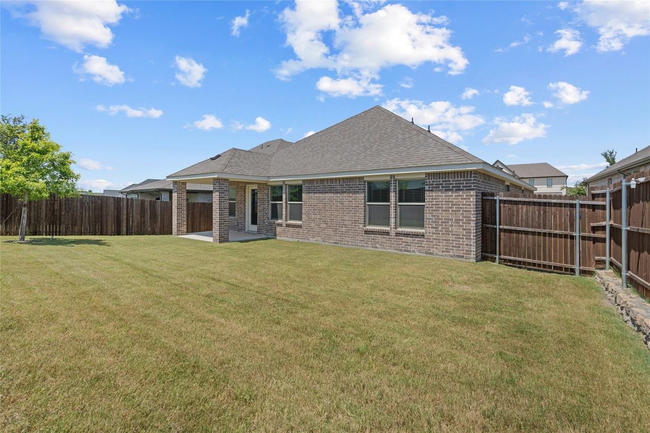 207 Mizuna Dr - Photo 2 of 21