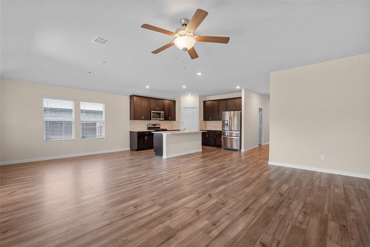207 Mizuna Dr - Photo 4 of 21