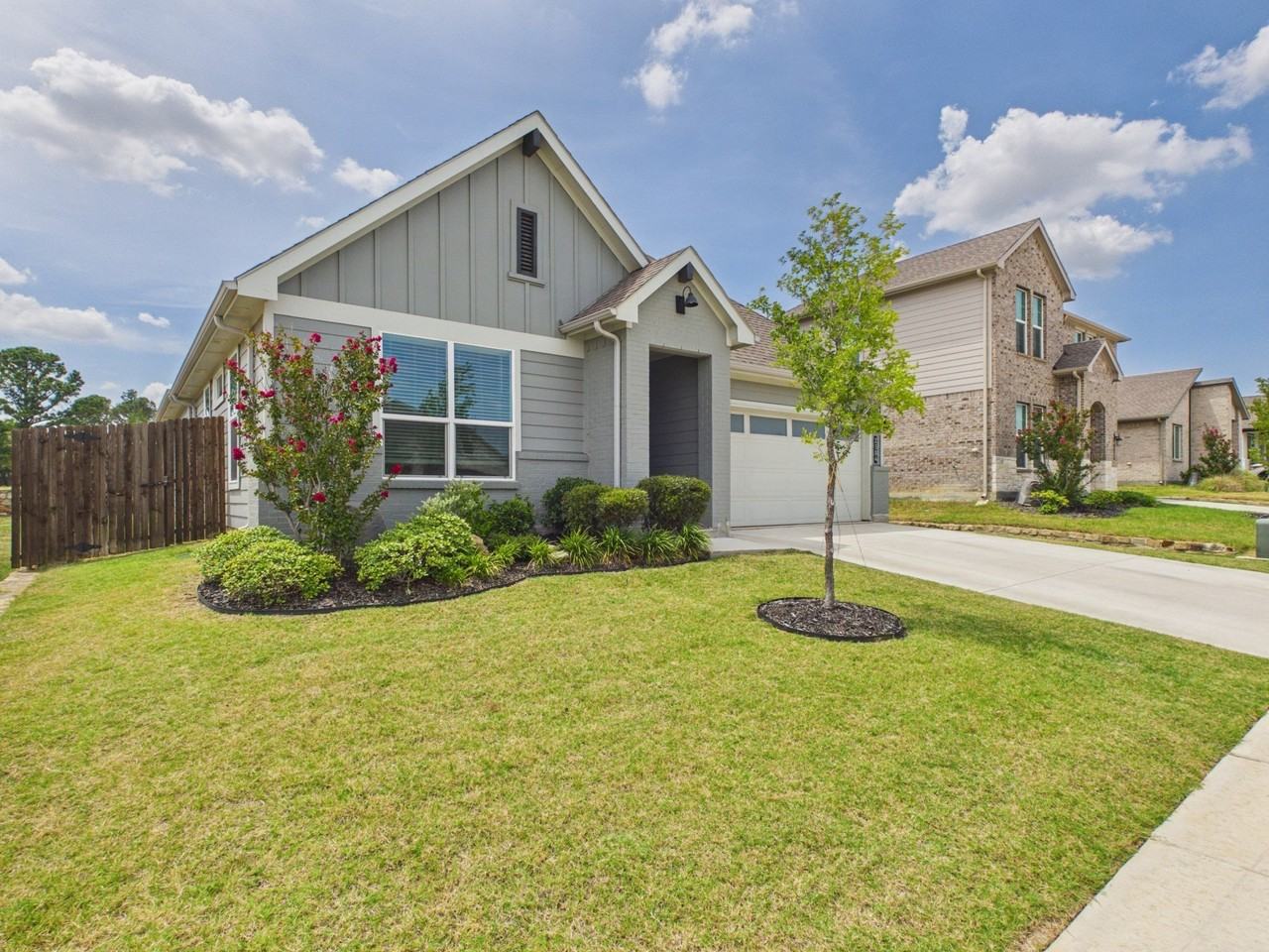 2304 Blackcap St - Photo 2 of 40