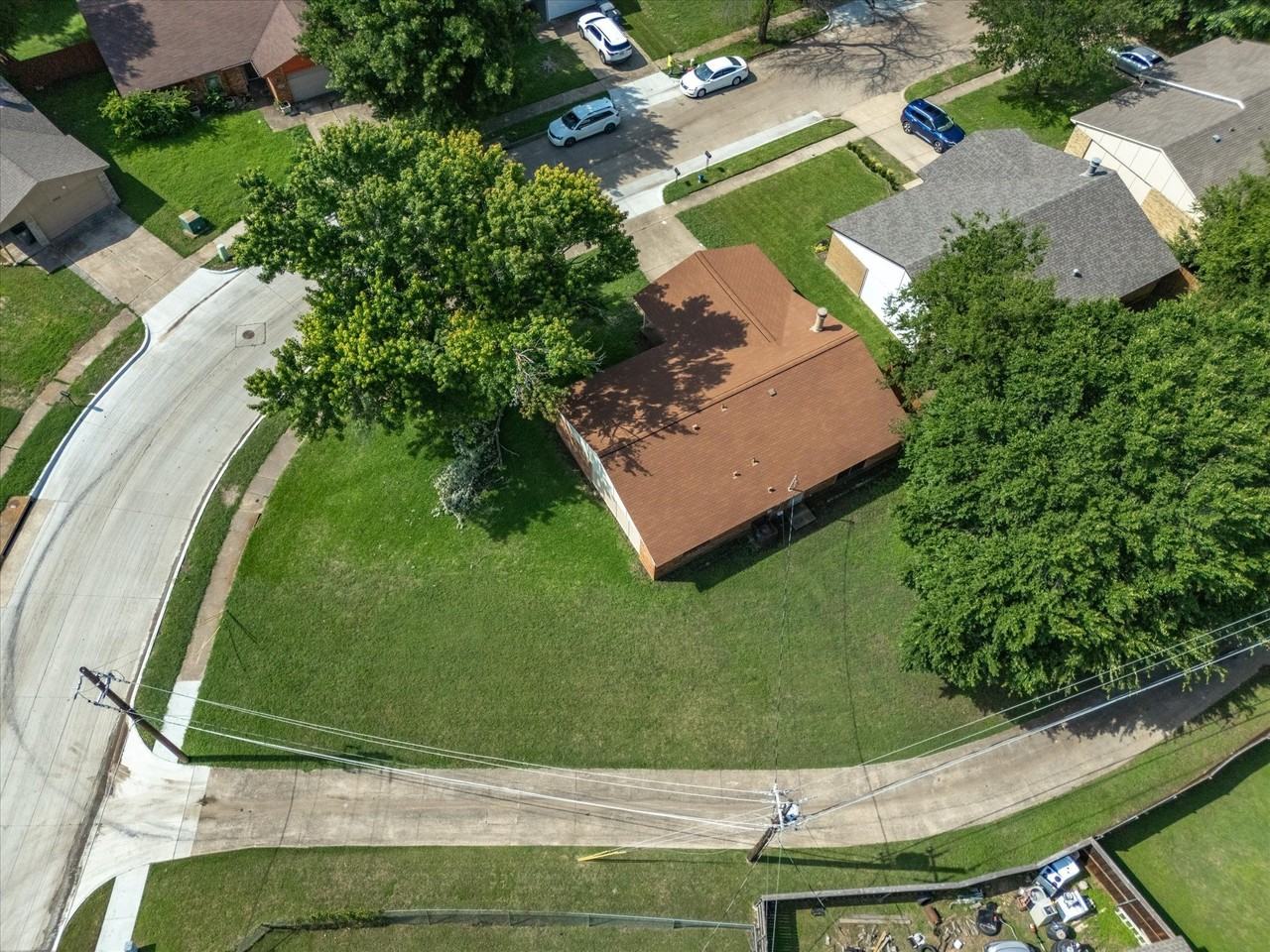 10217 Ironwood Ln - Photo 2 of 30