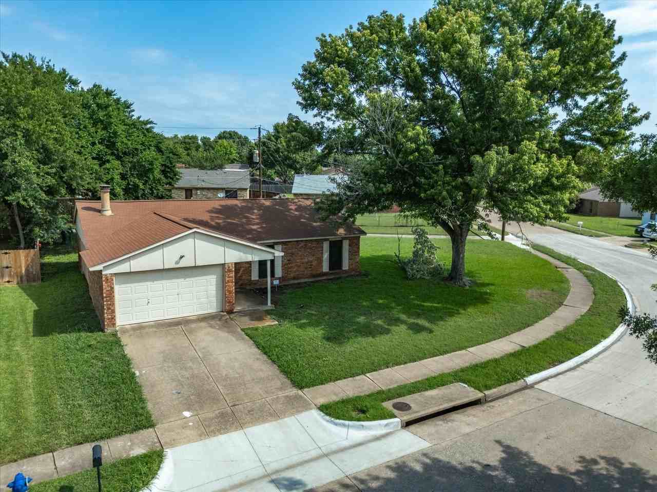 10217 Ironwood Ln - Photo 3 of 30