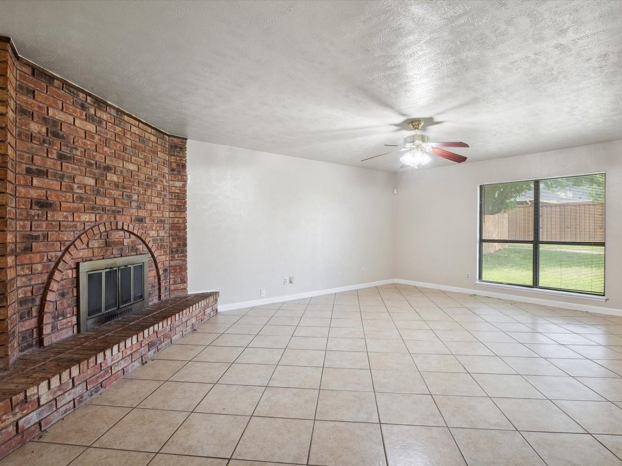 10217 Ironwood Ln - Photo 4 of 30