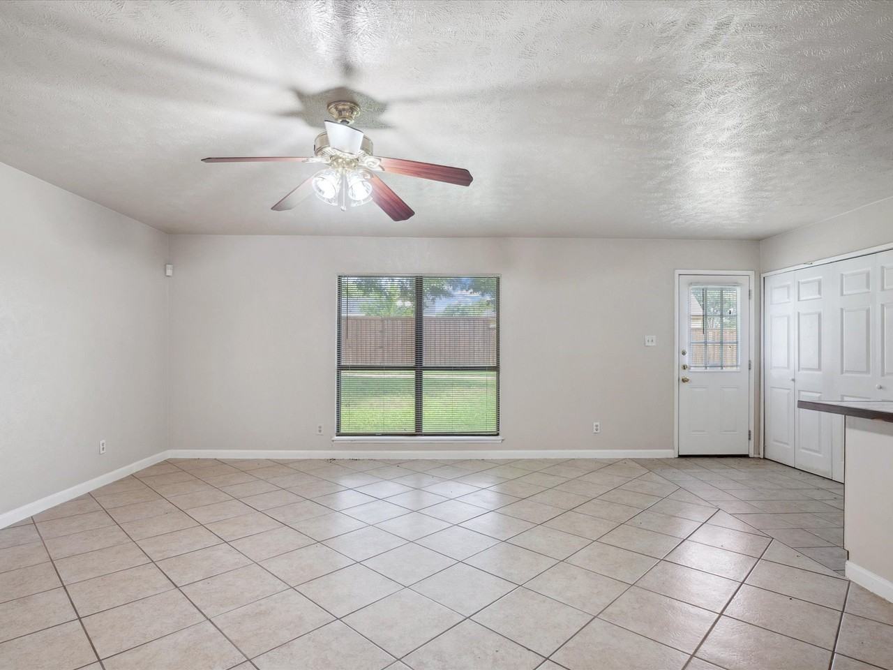 10217 Ironwood Ln - Photo 5 of 30