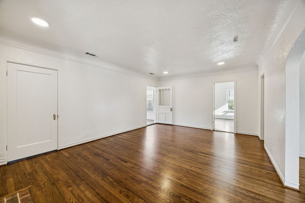 4147 Emerson Ave - Photo 3 of 14