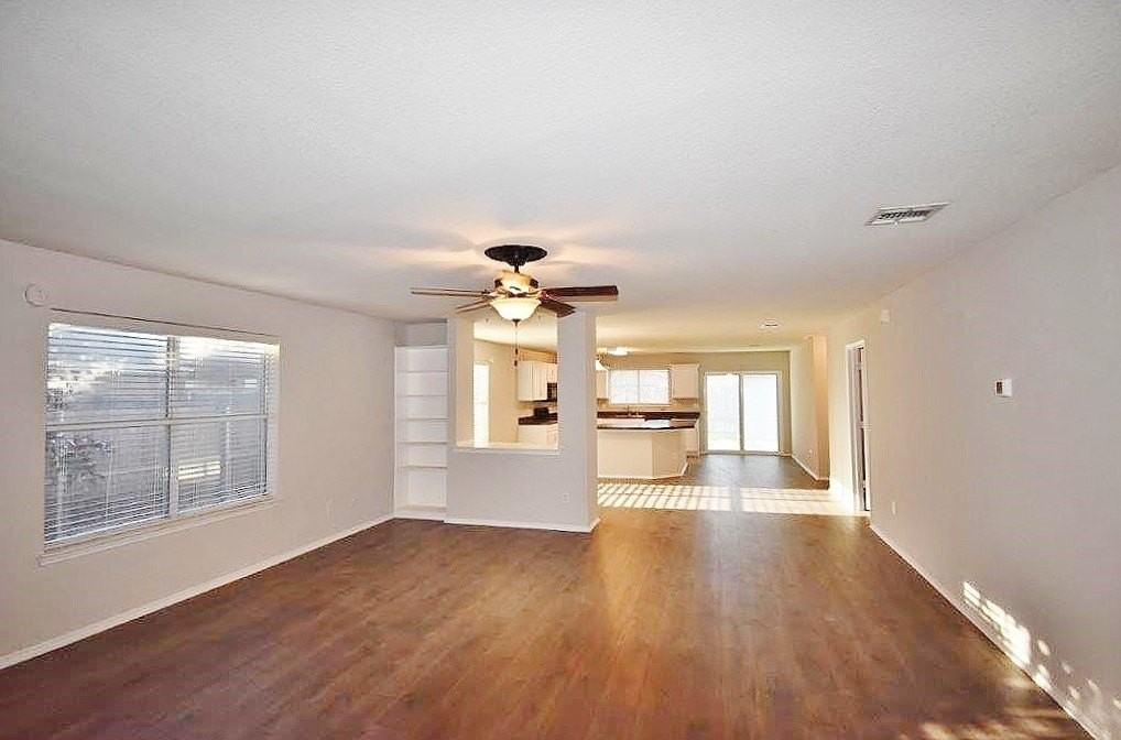 217 Silver Spur Dr - Photo 3 of 21