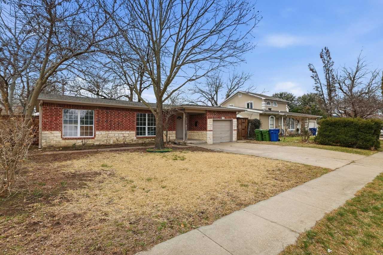 202 E Linda Dr - Photo 3 of 15