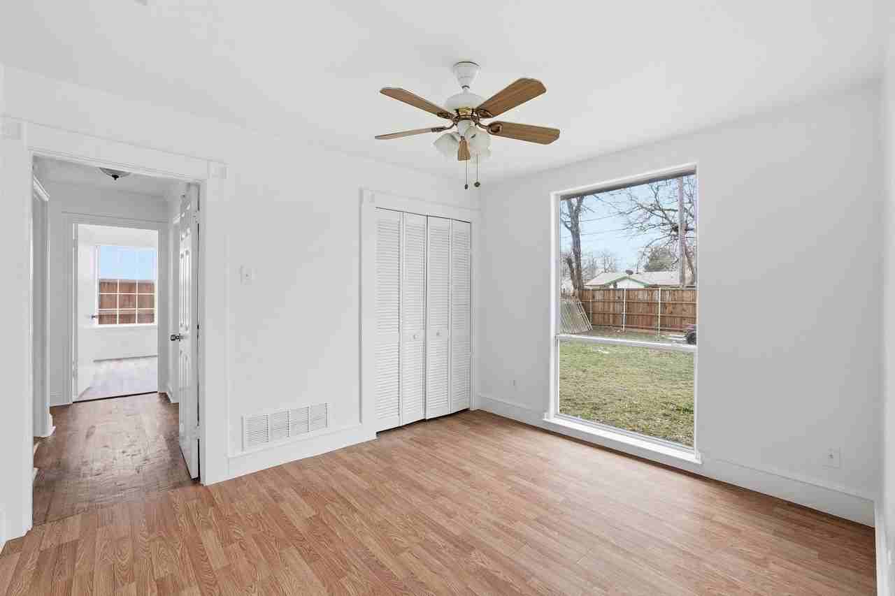 202 E Linda Dr - Photo 6 of 15