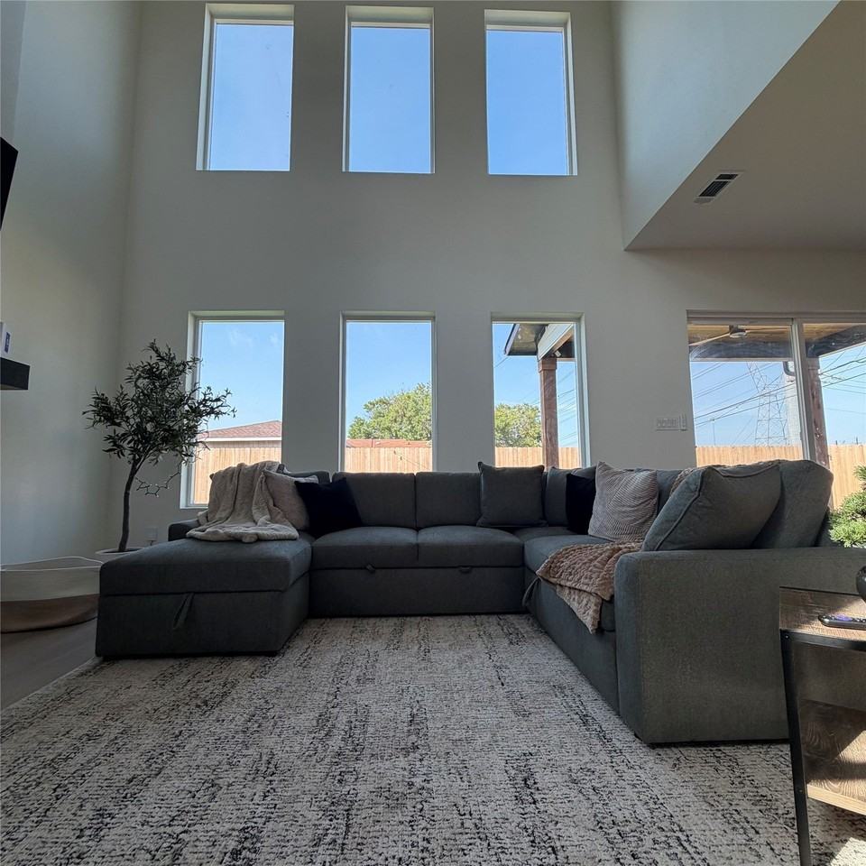 5200 Gibson Dr - Photo 3 of 30