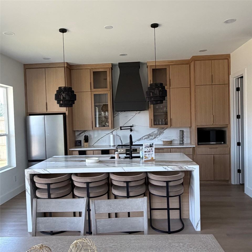5200 Gibson Dr - Photo 5 of 30
