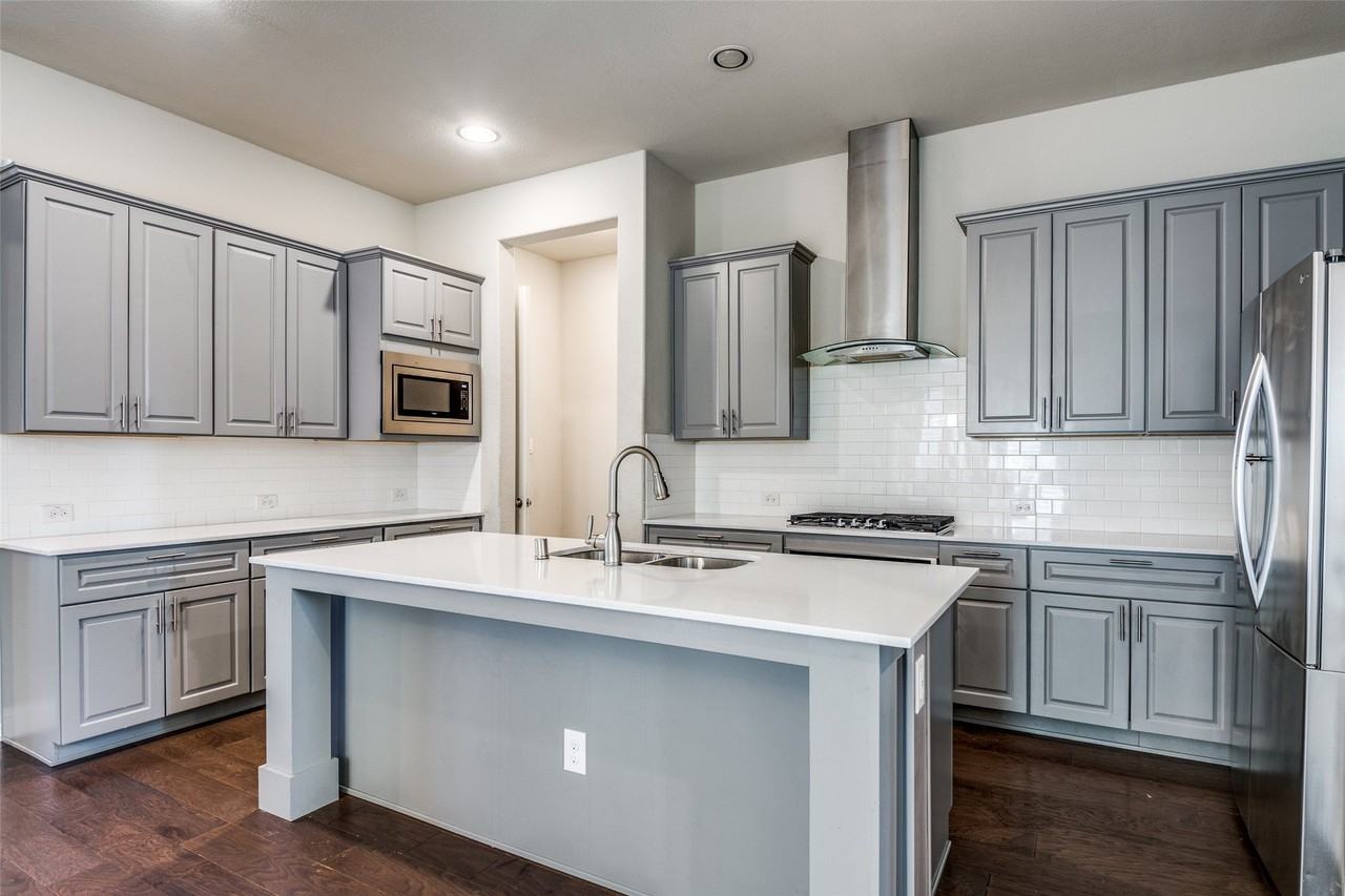 9456 Kavik St - Photo 4 of 8