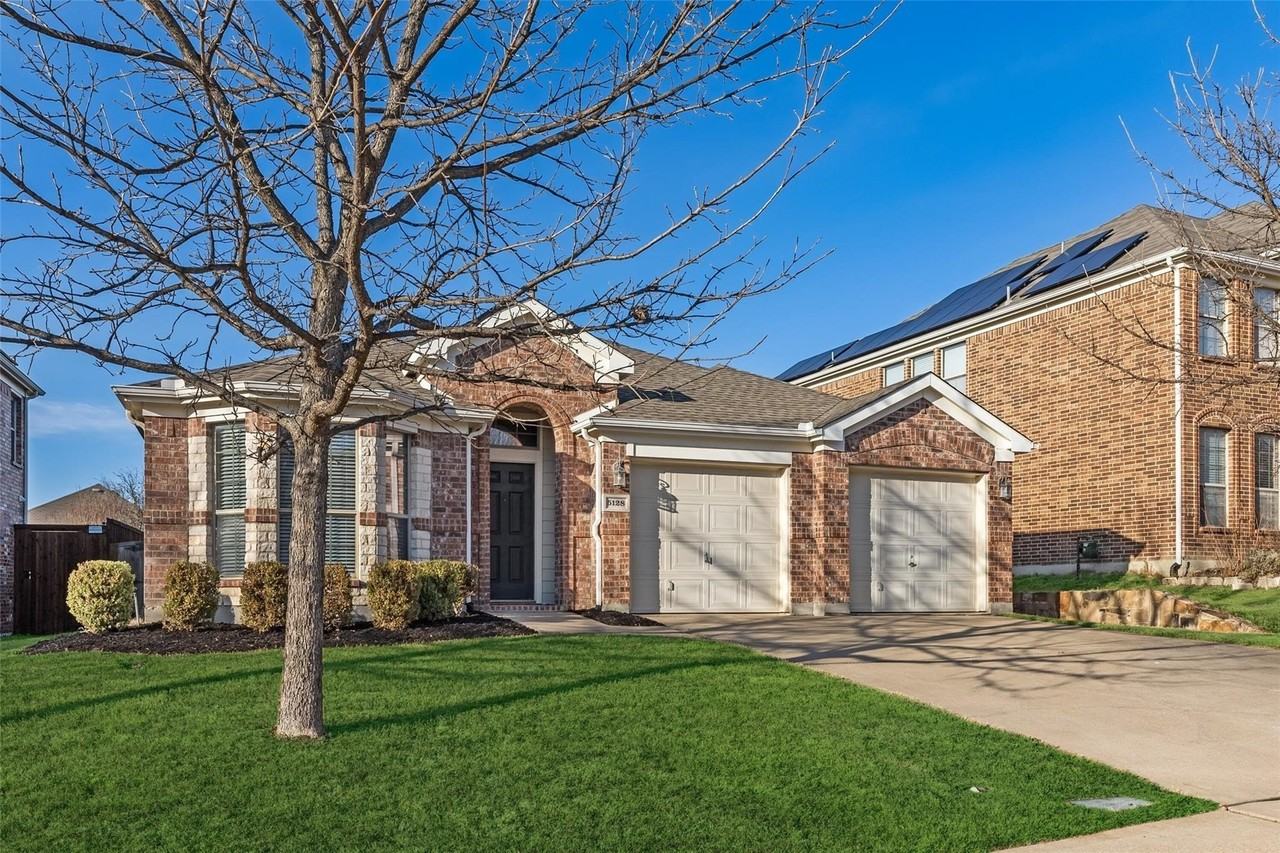 5128 Birchwood Dr - Photo 3 of 22