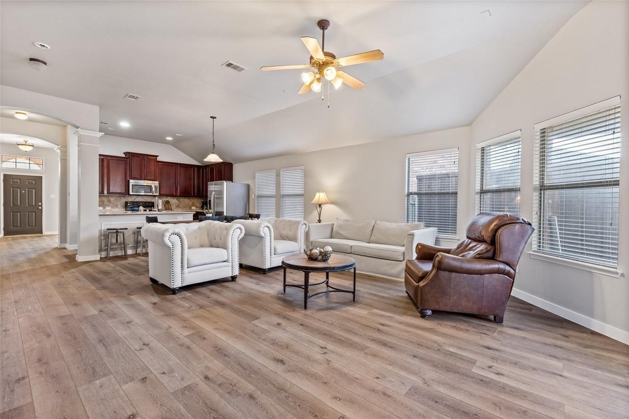 5128 Birchwood Dr - Photo 4 of 22