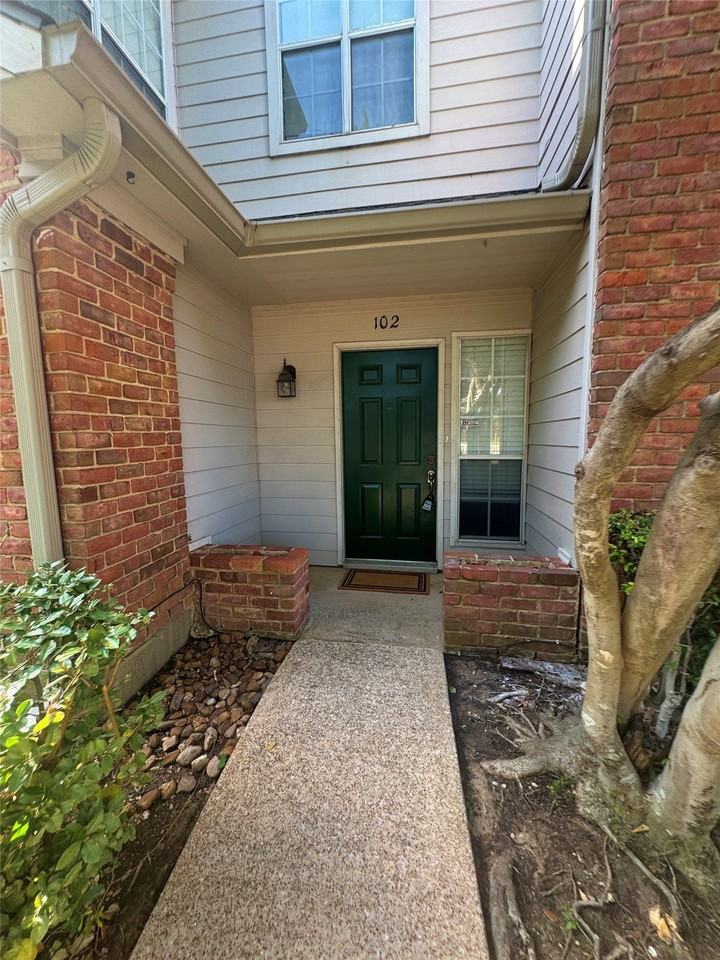 4050 Frankford Rd #102 - Photo 2 of 14
