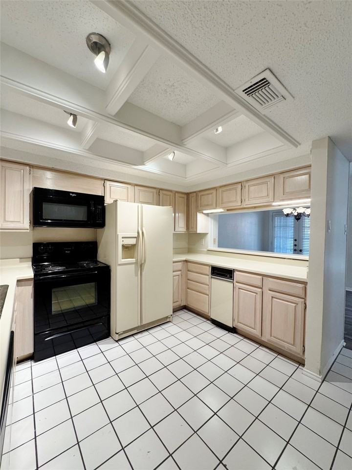 4050 Frankford Rd #102 - Photo 7 of 14