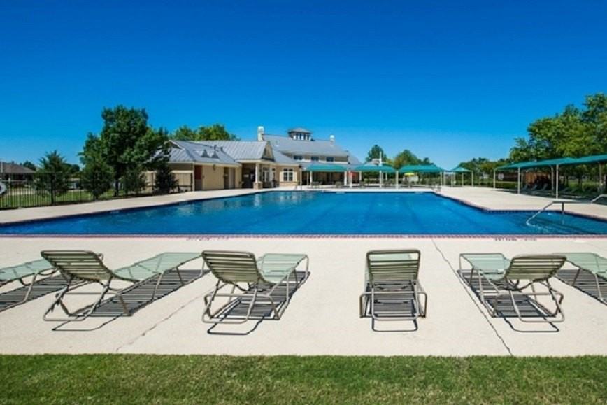 2208 Gregory Creek Dr - Photo 4 of 28