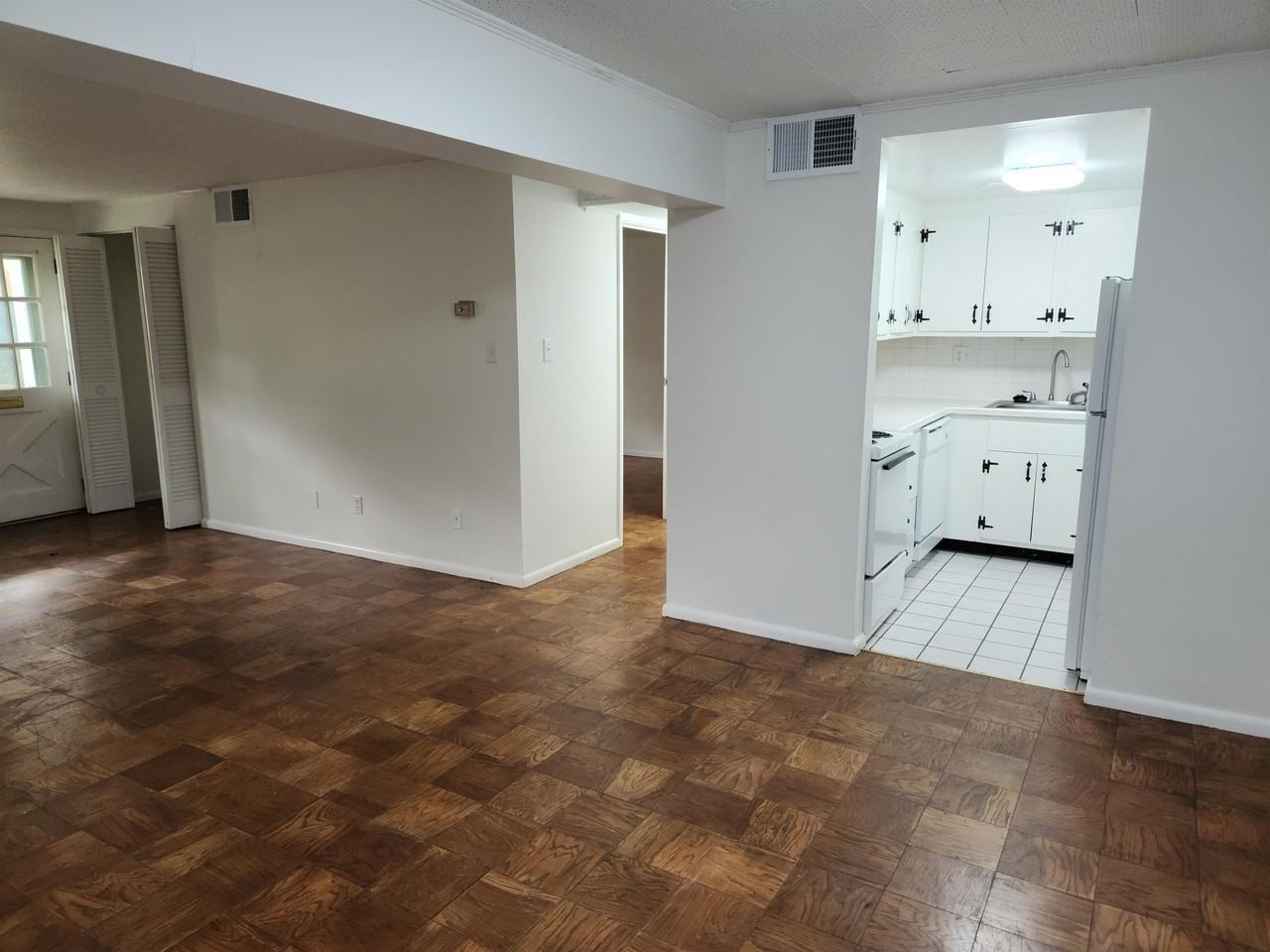 163 Peyton St - Photo 5 of 50