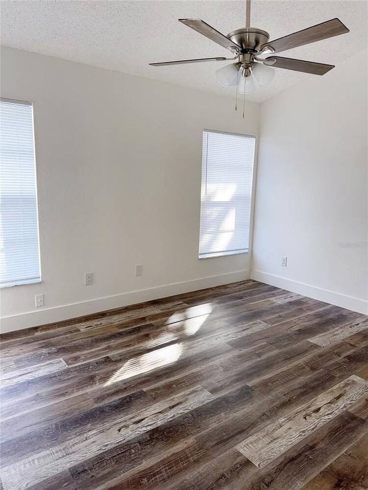 205 Red Maple Dr - Photo 2 of 9