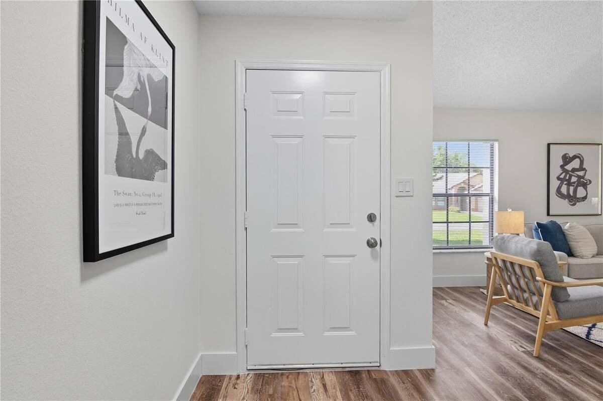 205 Red Maple Dr - Photo 3 of 9