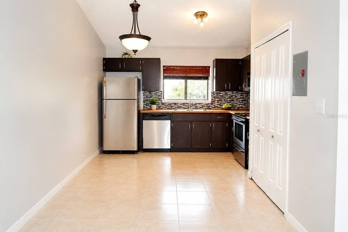 10032 Portale Ave - Photo 2 of 8