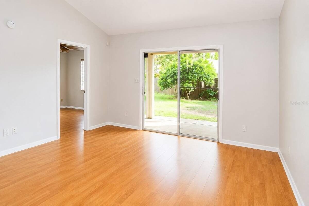 10032 Portale Ave - Photo 3 of 8