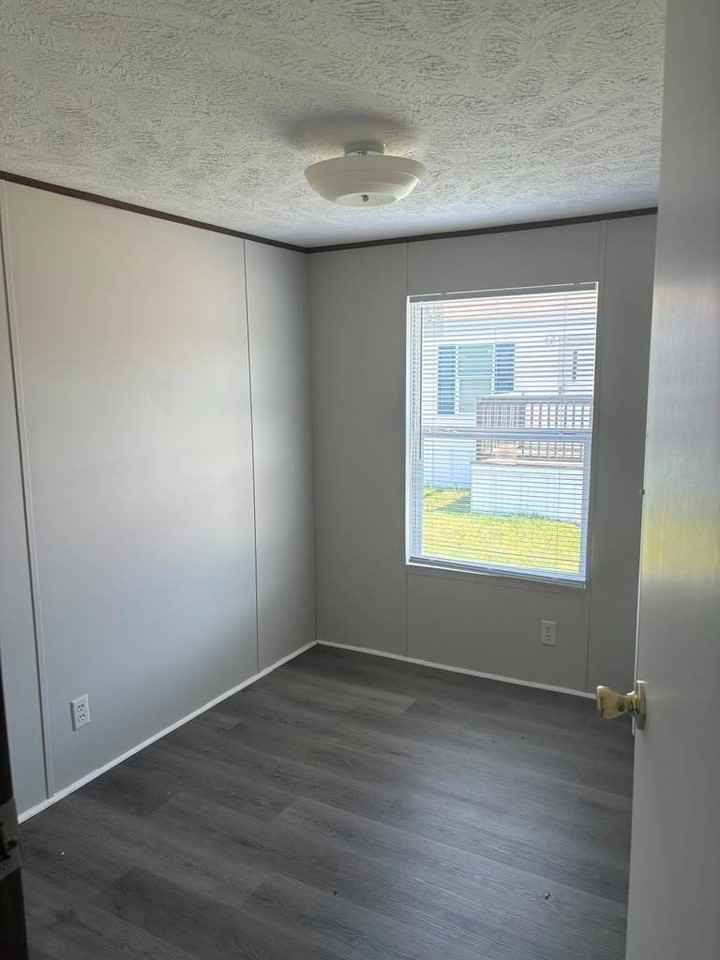 300 Pearl St #30 - Photo 5 of 6