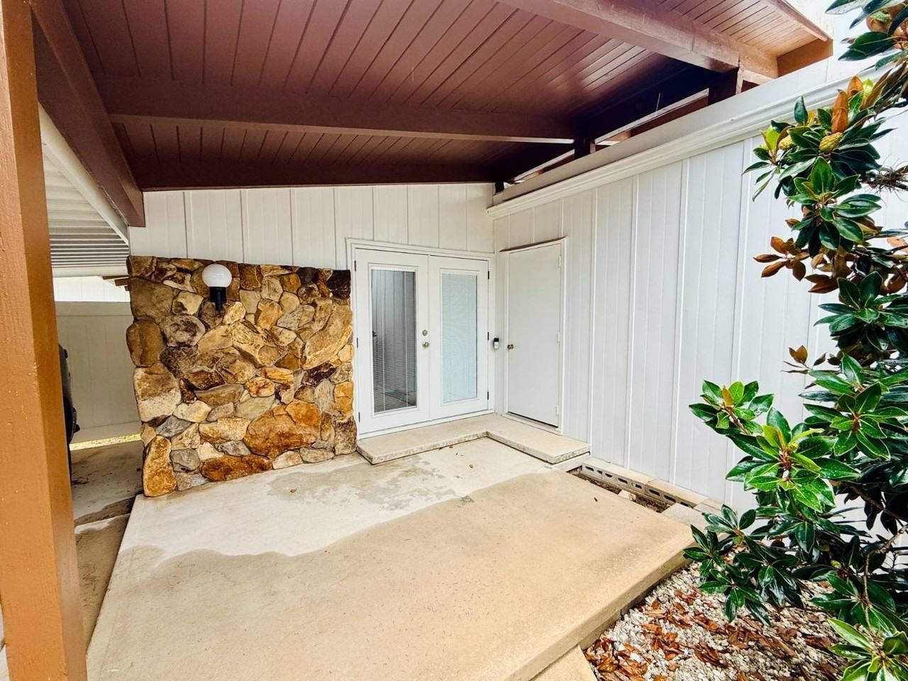 2902 Bruce Ln - Photo 2 of 21