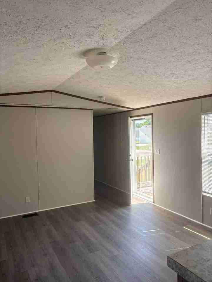 300 Pearl St #47 - Photo 2 of 7
