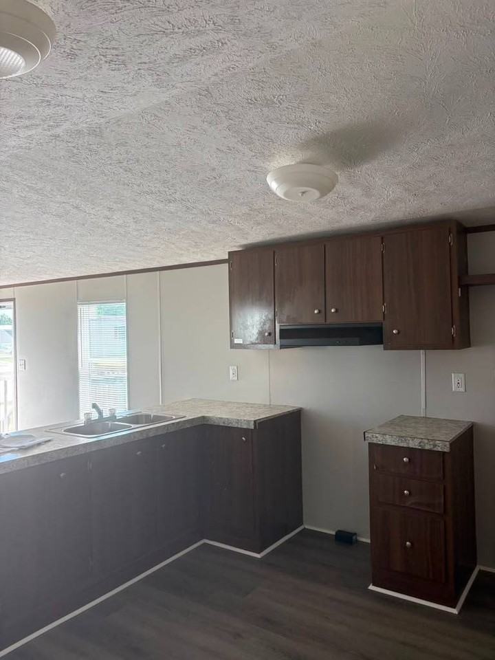 300 Pearl St #47 - Photo 3 of 7