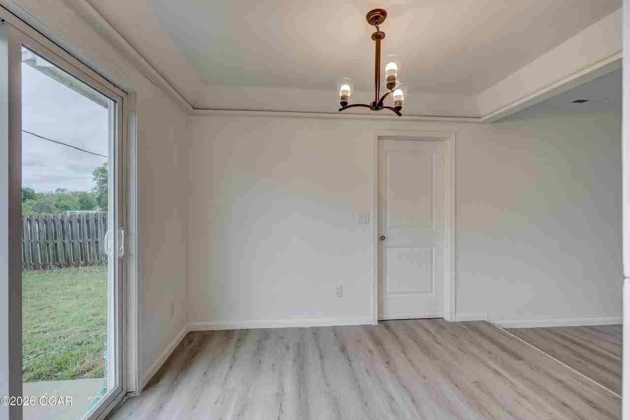 1119 S Saint Louis Ave - Photo 7 of 22