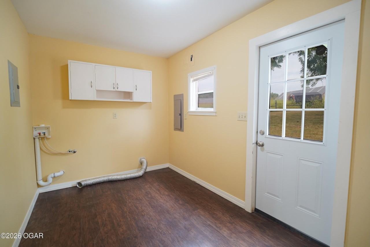 2720 Douglas Fir Rd - Photo 6 of 17