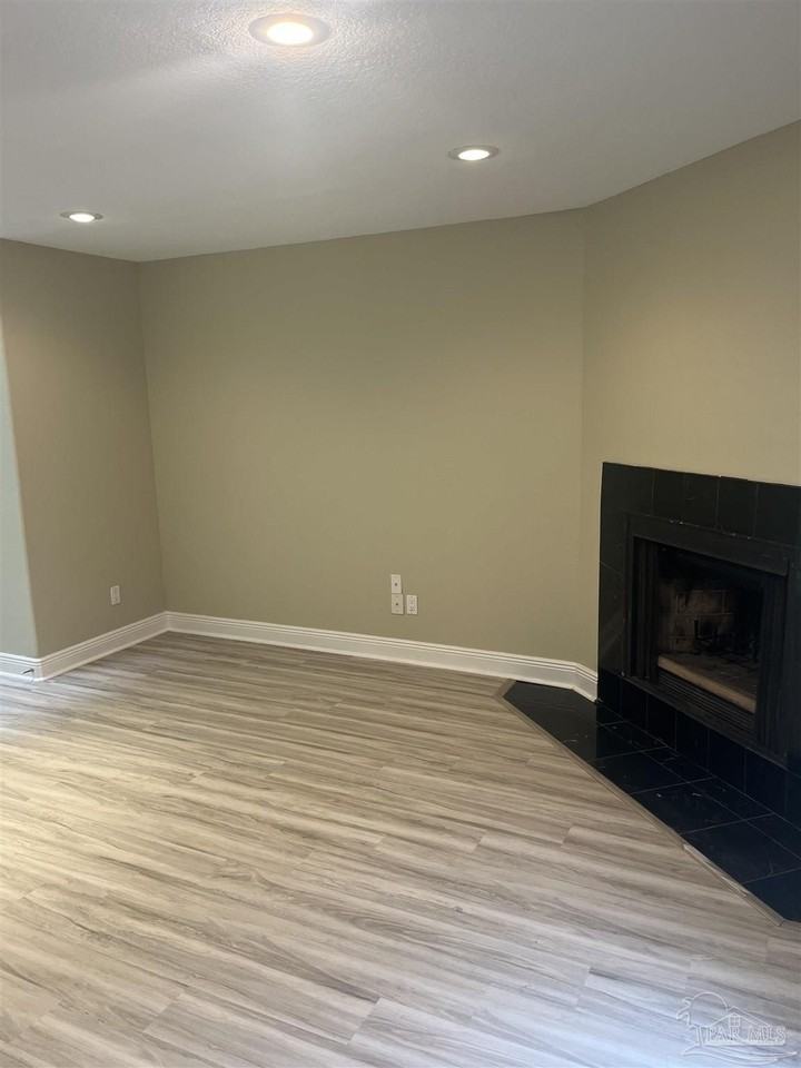 4278 Brookside Dr - Photo 6 of 28