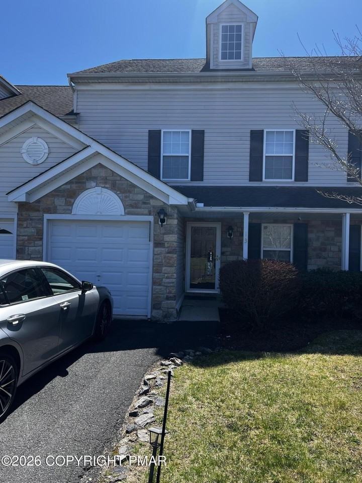 303 Victoria Way - Photo 2 of 35