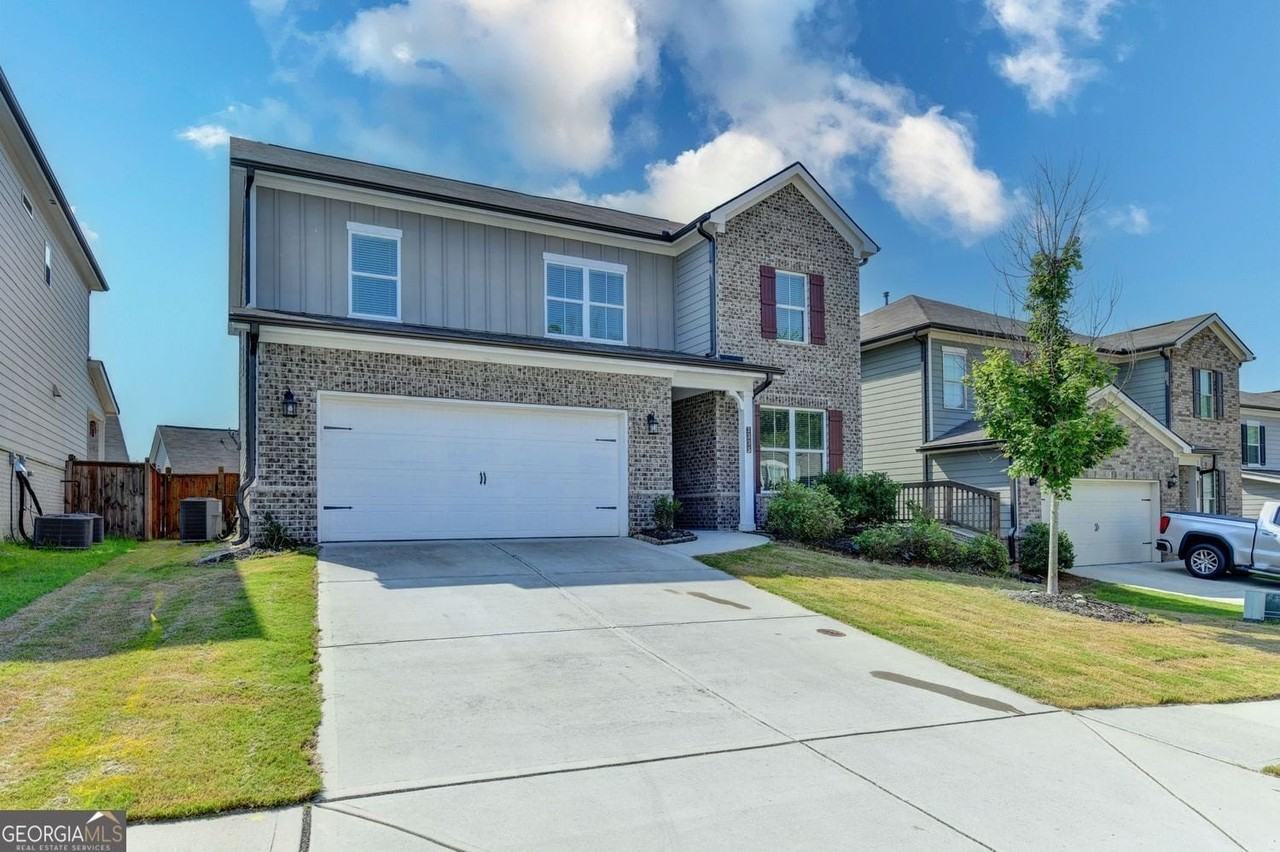 3335 Fall Branch Ln - Photo 2 of 42